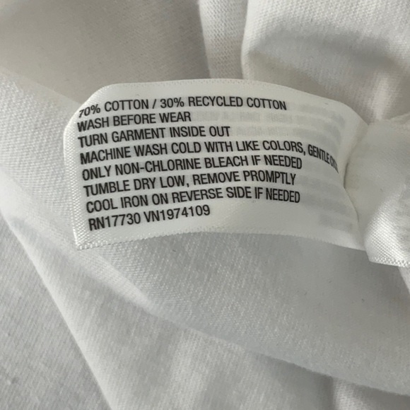 Universal Thread Women's Valentine's Day Oversized
Short Sleeve Graphic Tee XL - Picture 8 of 9